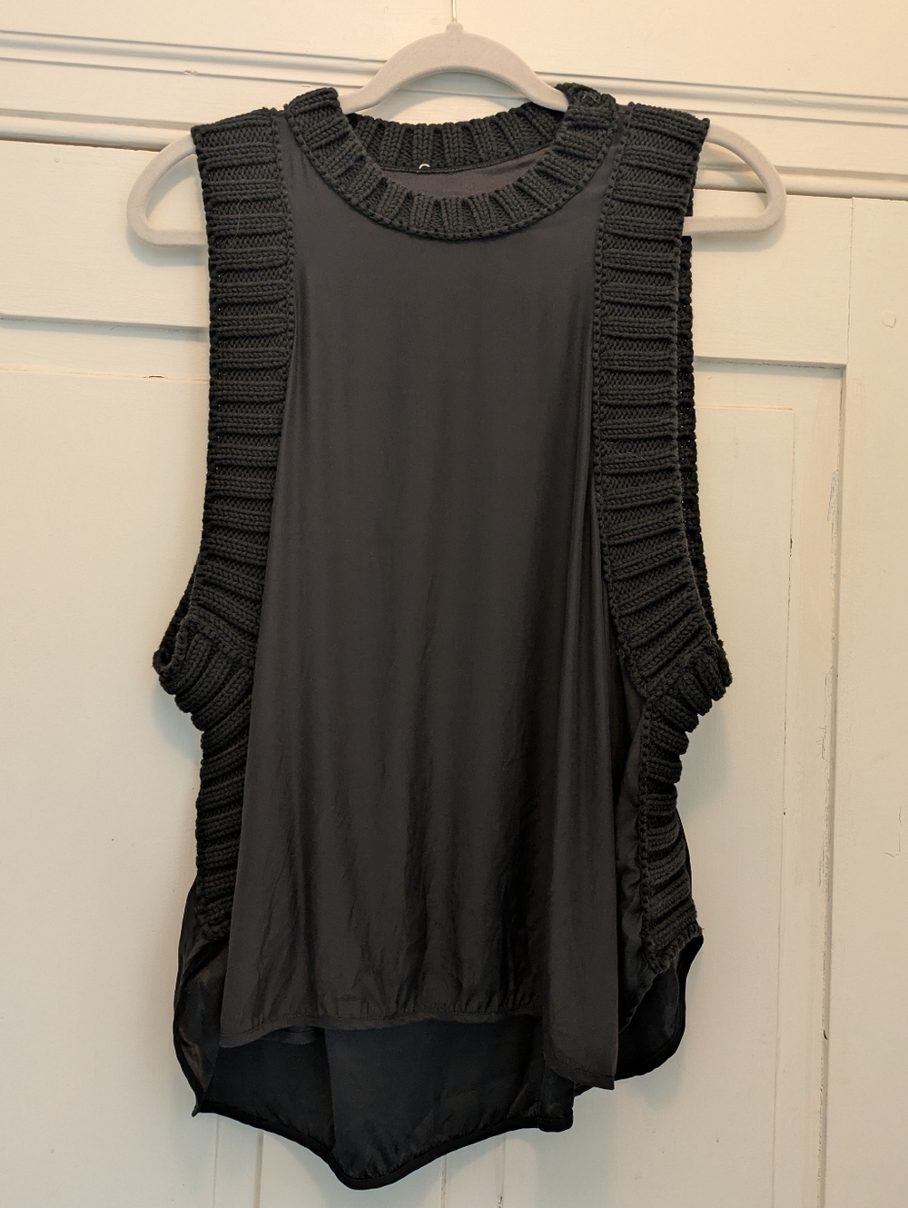 Elizabeth And James Black Silk & Crochet Knit- M Oversized Top 23" P2P